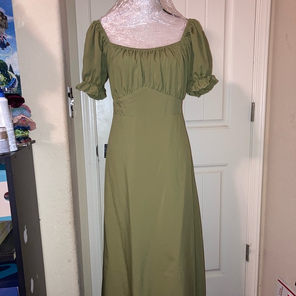 SHEIN Dresses & Skirts - Green Puffy Sleeved Maxi Dress